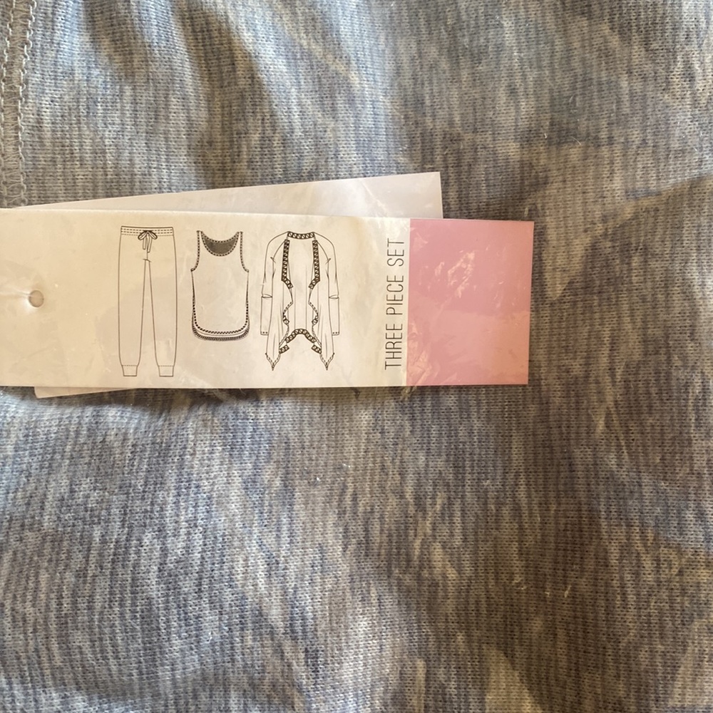NWT pajama 3 piece set size M/L - Picture 4 of 4
